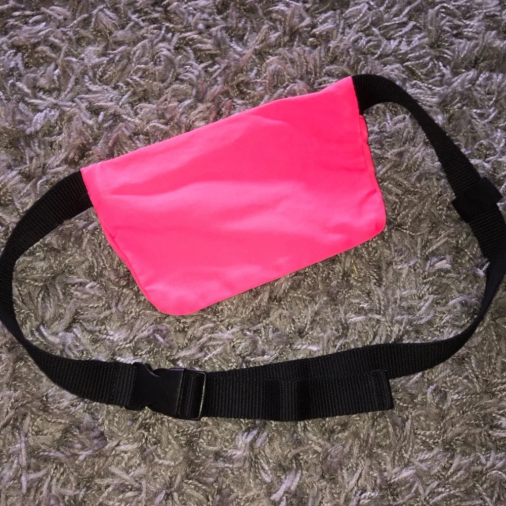 Victoria’s Secret PINK Fanny Pack - Picture 5 of 7